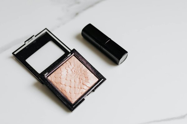 Explore essential steampunk attire, outfits & gear for fans